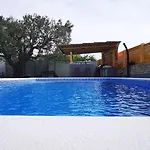 Apartmán Olive Tree Garden&poll View 4 2, 130 M2 With Tiki Bar Peroj