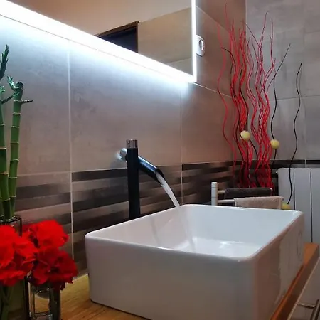 Olive Tree Garden&poll View 4 2, 130 M2 With Tiki Bar Apartment