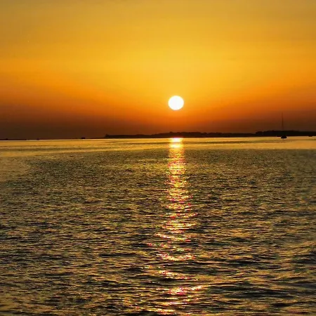 Olive Tree Garden&poll View 4 2, 130 M2 With Tiki Bar Apartment