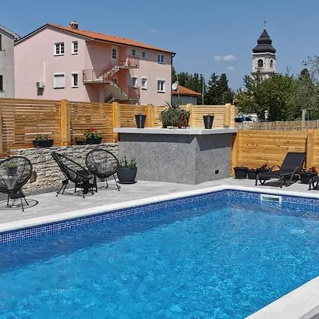 Olive Tree Garden&poll View 4 2, 130 M2 With Tiki Bar Apartment Peroj