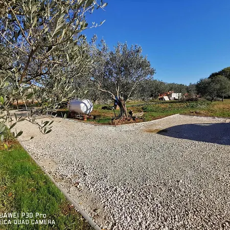 Apartment Olive Tree Garden&poll View 4 2, 130 M2 With Tiki Bar *