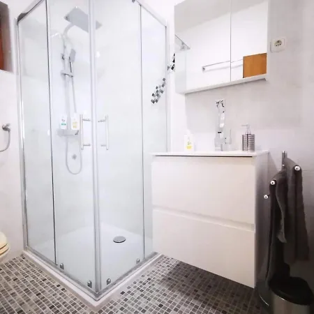 Olive Tree Garden&poll View 4 2, 130 M2 With Tiki Bar Διαμέρισμα Peroj