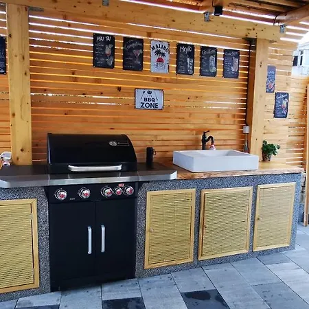 Olive Tree Garden&poll View 4 2, 130 M2 With Tiki Bar