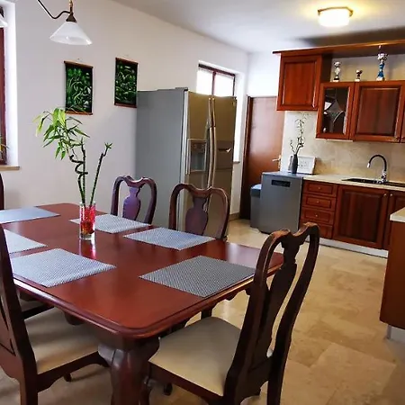 Olive Tree Garden&poll View 4 2, 130 M2 With Tiki Bar Peroj