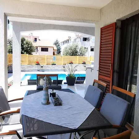 Olive Tree Garden&poll View 4 2, 130 M2 With Tiki Bar *