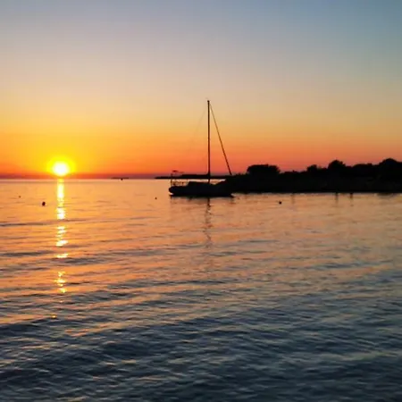 Olive Tree Garden&poll View 4 2, 130 M2 With Tiki Bar Διαμέρισμα Peroj