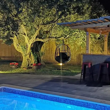 Apartament Olive Tree Garden&poll View 4 2, 130 M2 With Tiki Bar *