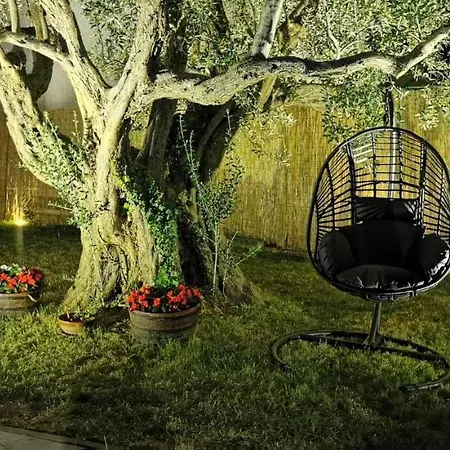 Apartment Olive Tree Garden&poll View 4 2, 130 M2 With Tiki Bar Peroj