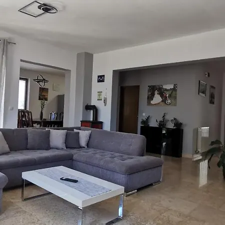 Olive Tree Garden&poll View 4 2, 130 M2 With Tiki Bar