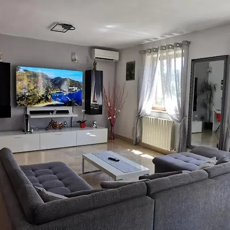 Olive Tree Garden&poll View 4 2, 130 M2 With Tiki Bar Apartment *