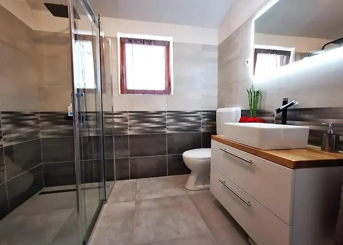 Olive Tree Garden&poll View 4 2, 130 M2 With Tiki Bar Apartmán *