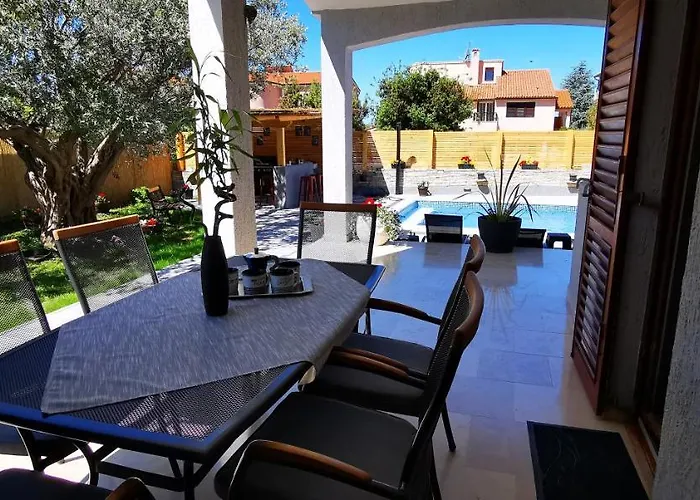 Apartmán Olive Tree Garden&poll View 4 2, 130 M2 With Tiki Bar *