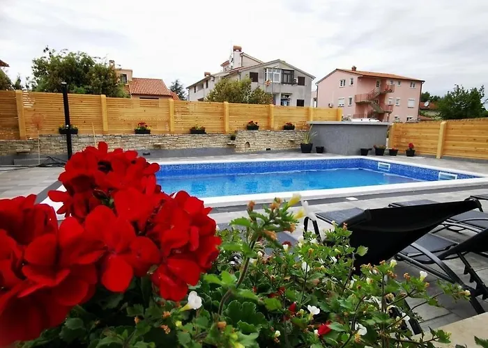 Apartmán Olive Tree Garden&poll View 4 2, 130 M2 With Tiki Bar *