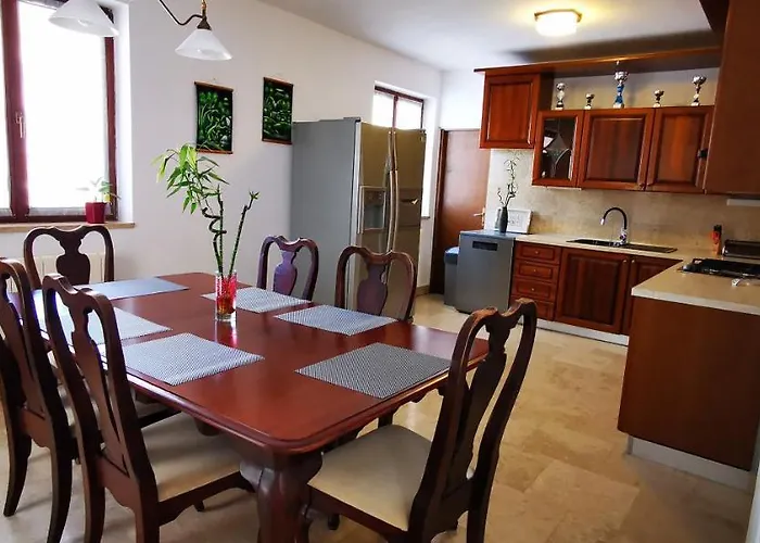 Olive Tree Garden&poll View 4 2, 130 M2 With Tiki Bar Peroj