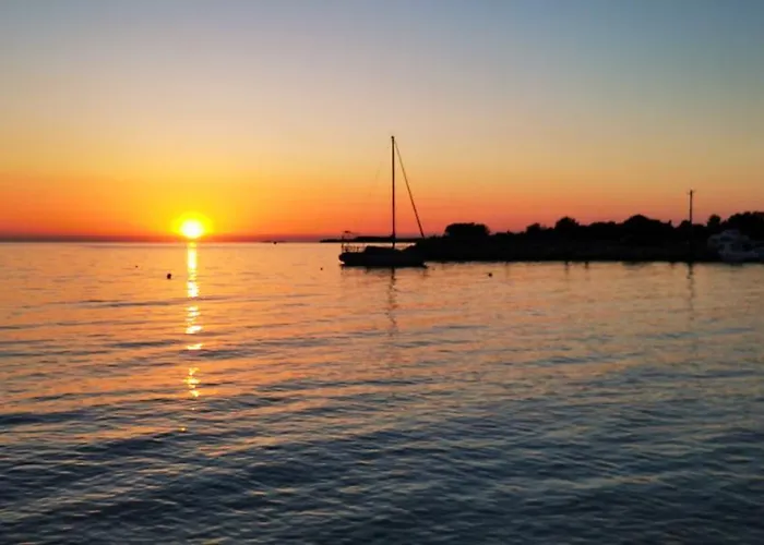 Olive Tree Garden&poll View 4 2, 130 M2 With Tiki Bar Apartmán Peroj