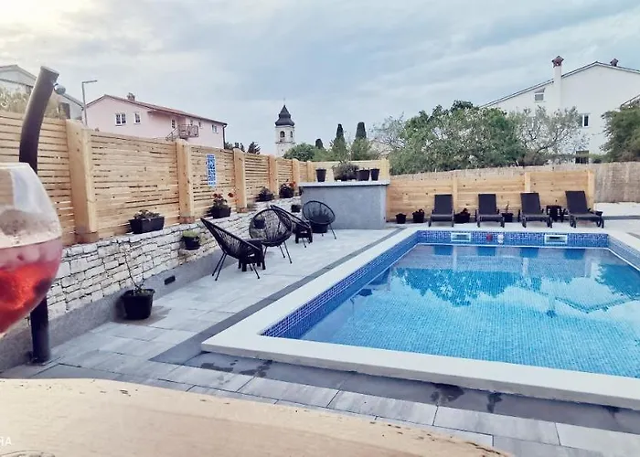 Lägenhet Olive Tree Garden&poll View 4 2, 130 M2 With Tiki Bar *