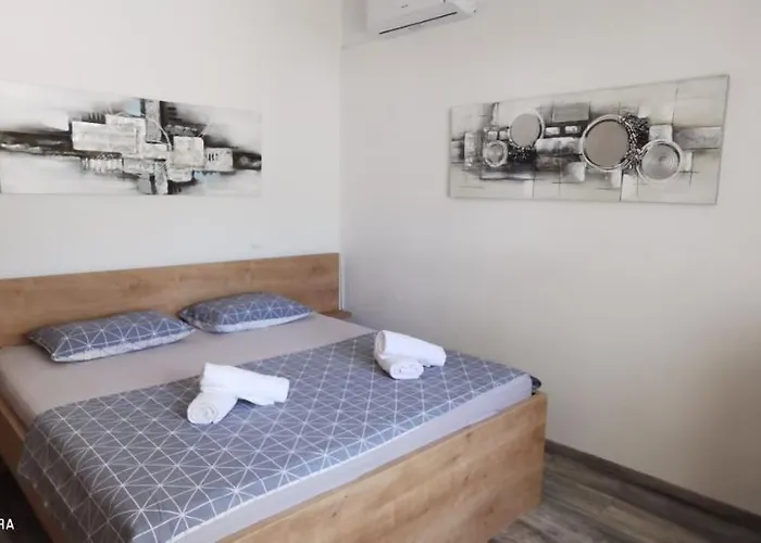 Olive Tree Garden&poll View 4 2, 130 M2 With Tiki Bar